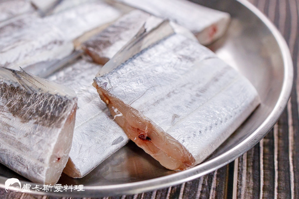 香煎白帶魚作法不破皮不油爆 間單料理酥脆又鹹香超下飯乾煎白帶魚料理